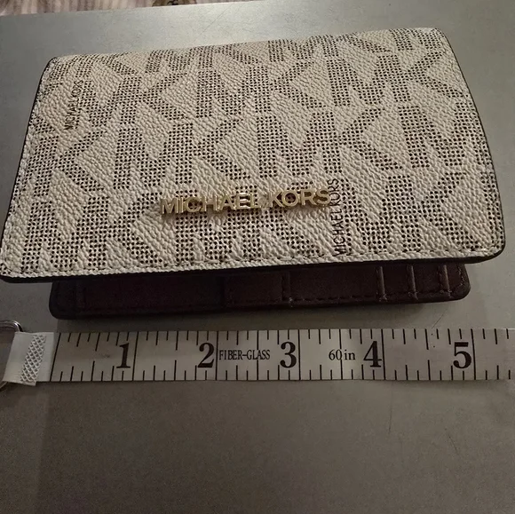 Michael Korrs Bifold Wallet - Picture 5 of 6